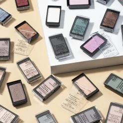 Eyeshadow pearl